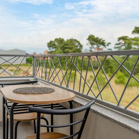 Number One Apartments Vir Ngoại thất bức ảnh