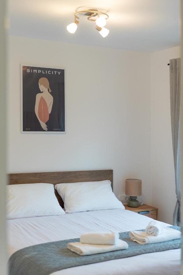 Number One Apartments Vir Ngoại thất bức ảnh