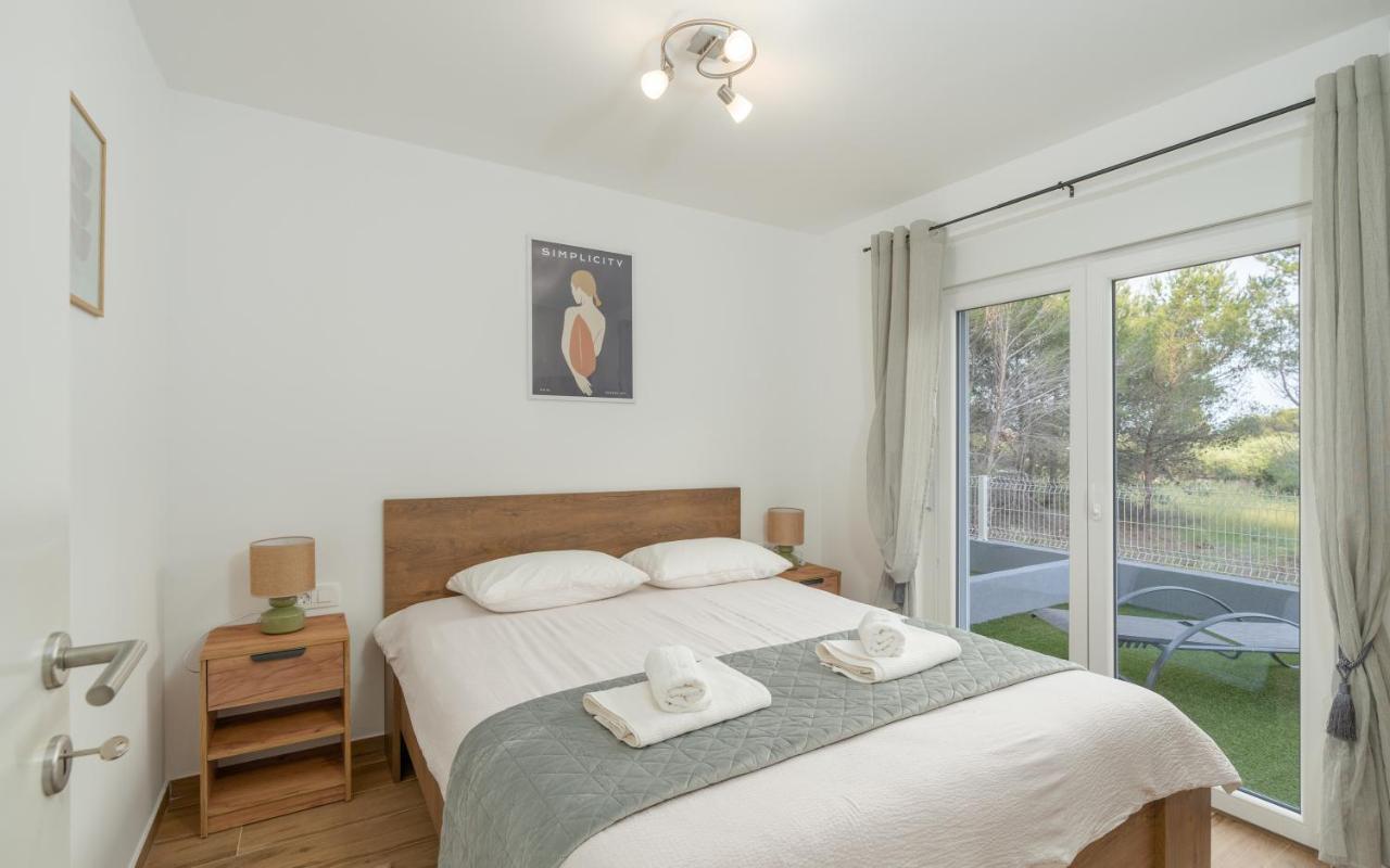 Number One Apartments Vir Ngoại thất bức ảnh