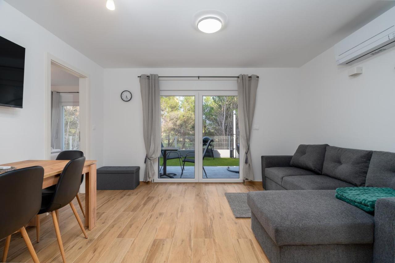 Number One Apartments Vir Ngoại thất bức ảnh
