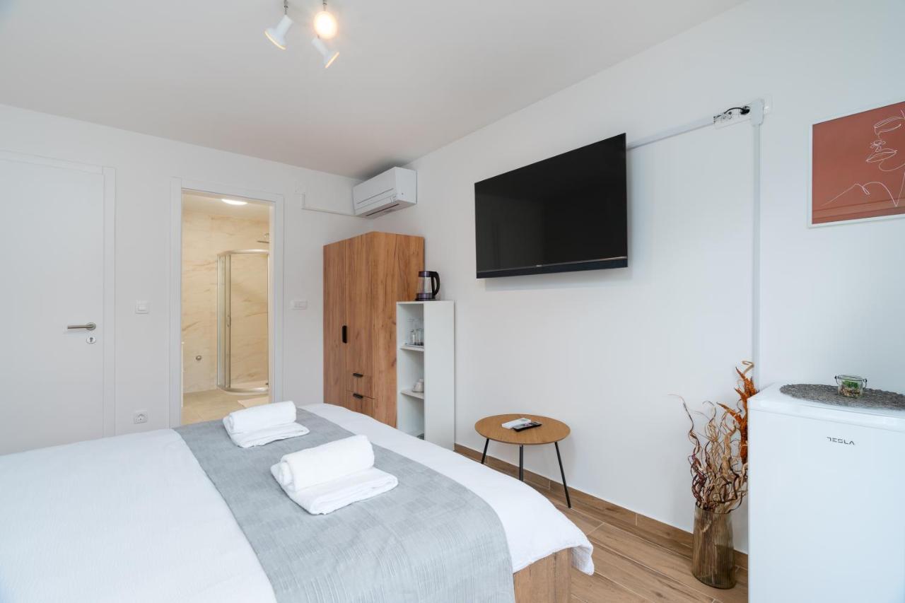 Number One Apartments Vir Ngoại thất bức ảnh