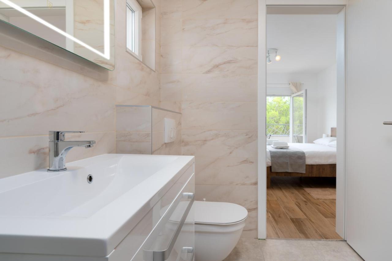 Number One Apartments Vir Ngoại thất bức ảnh